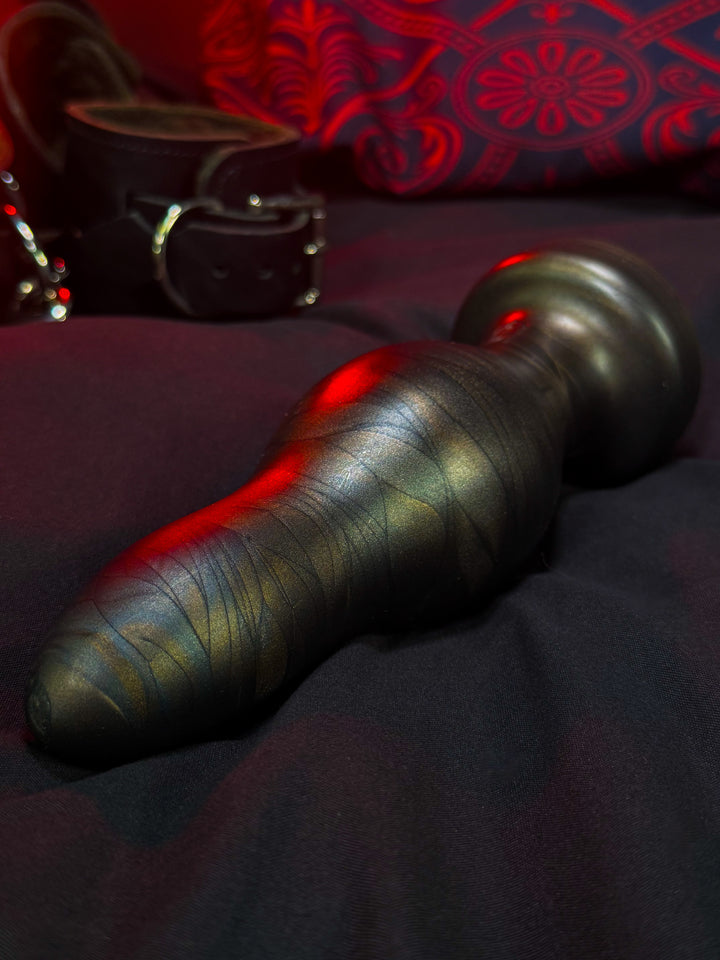Flow – The Wood Whittler’s Secret Knot Dildo