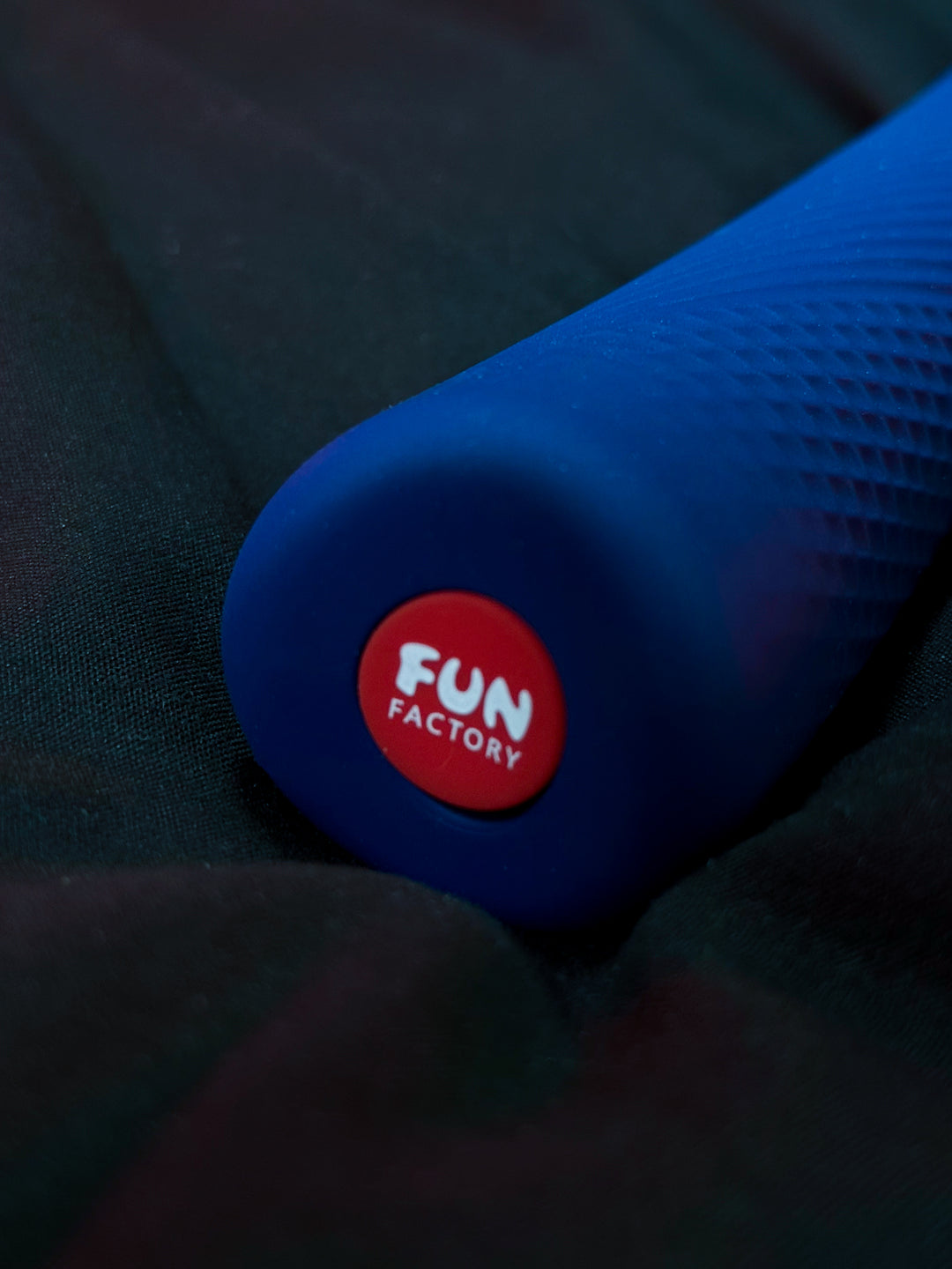 Fun Factory VIM Deep Blue Extra Quiet Silicone Wand Massager