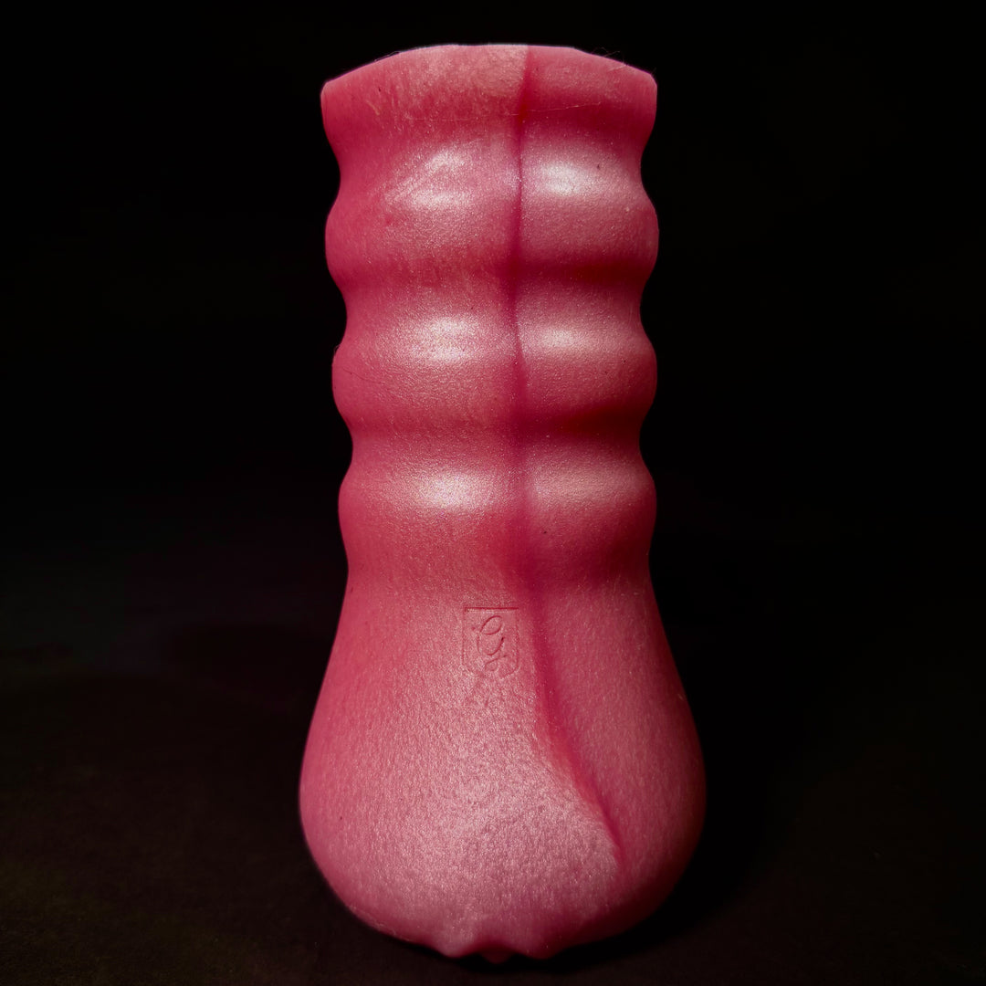 Ellie – An Intimate Archive Form