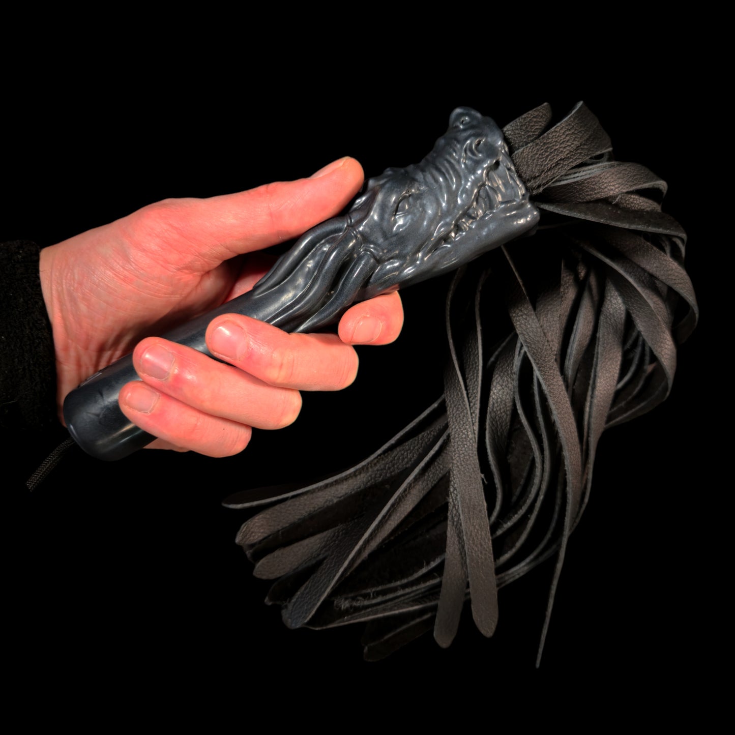 The Lor'Dan Dragon Head Flogger