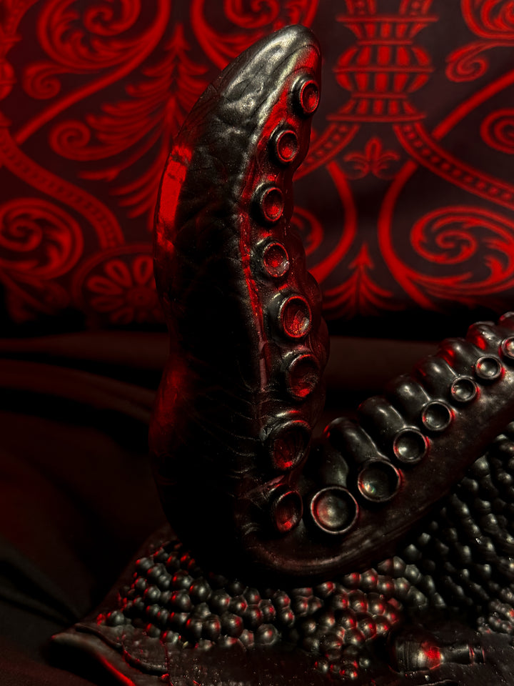 Witch's Cauldron II Wand Grinder — Odyssey Black | Always Ready